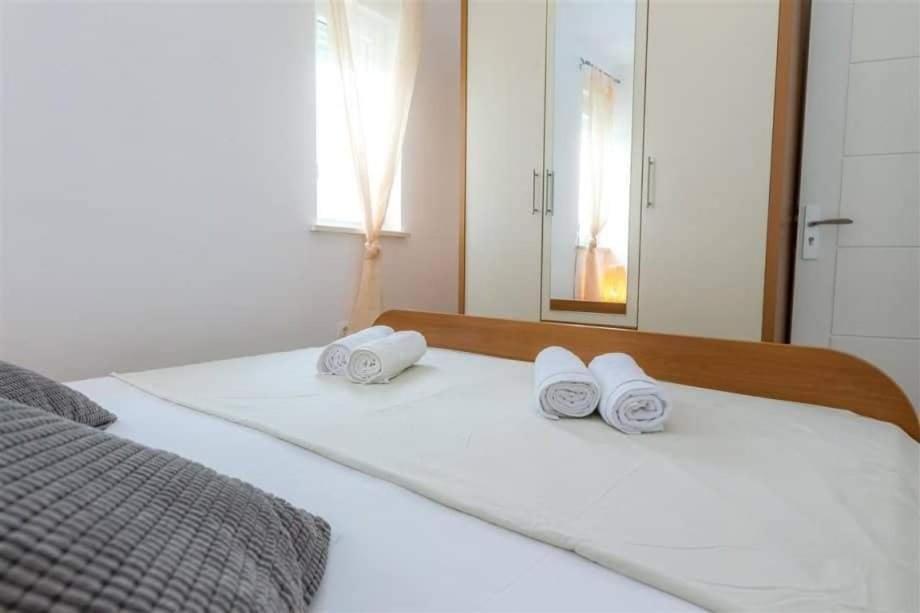 Islando 3 Apartment Novalja Luaran gambar